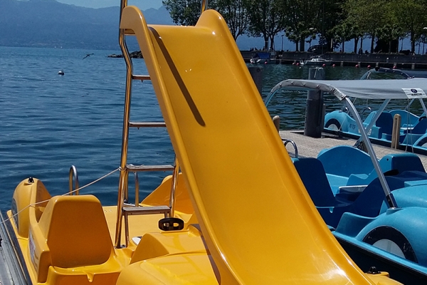 pedalo-location-ouchy-216BA4327-27CC-EF29-2DA2-2E5BB2D2BF59.jpg