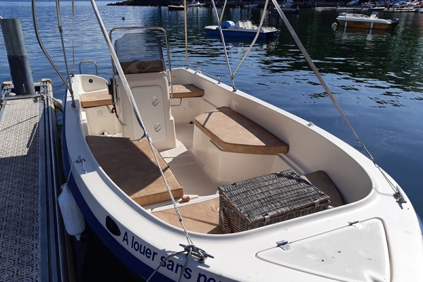bateaux-moteur-6p-location-ouchy-6AAA0A89F-7931-21F2-FE28-C711A3A81855.jpg